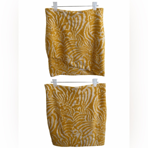 H&M Tropical Pattern Mini Skirt - Picture 2 of 3